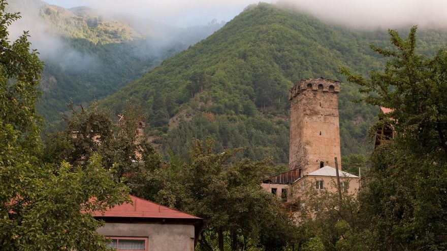 Torre medieval en Mestia. Este lugar vivió en un estado de conflicto permanente hasta 2004.