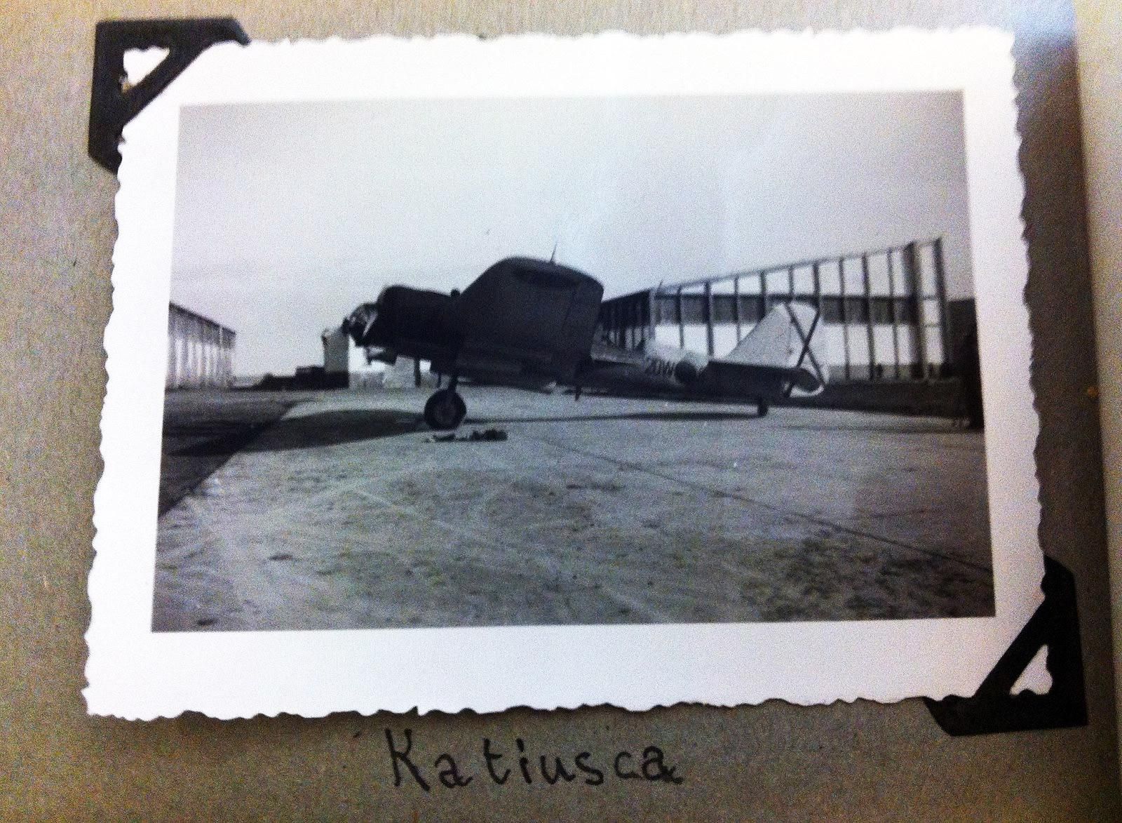 Bombardero Tupolev SB, conocido como 'Katiuska' con identificaciones franquistas tras la Guerra Civil posiblemente en el aeropuerto de Villanubla (Valladolid)