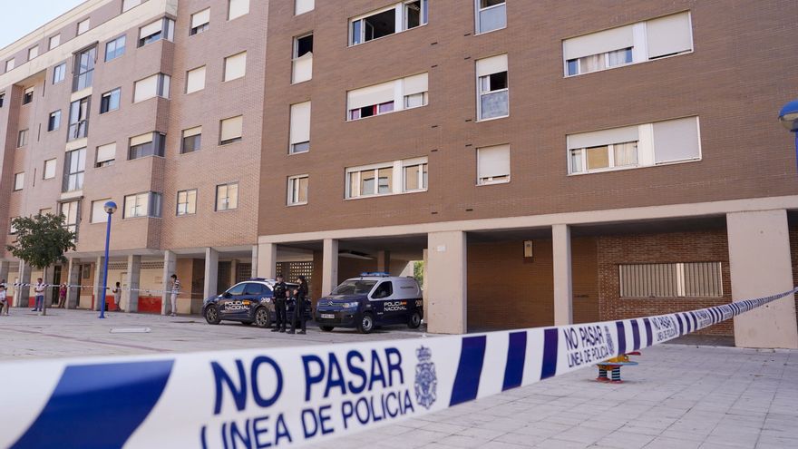 La policía traslada ya de Vigo a Valladolid al presunto autor de la muerte a cuchilladas de su pareja