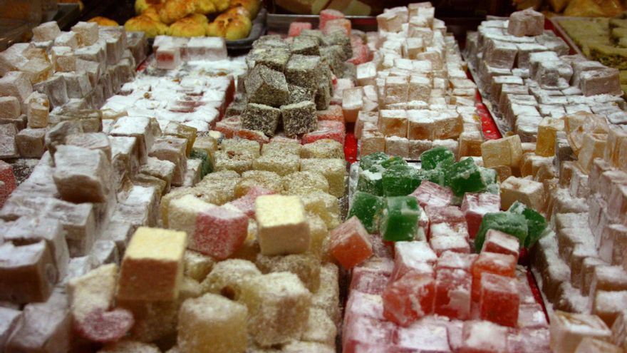 Así se hacen las delicias turcas que todos quisimos probar alguna vez al ver Las Crónicas de Narnia