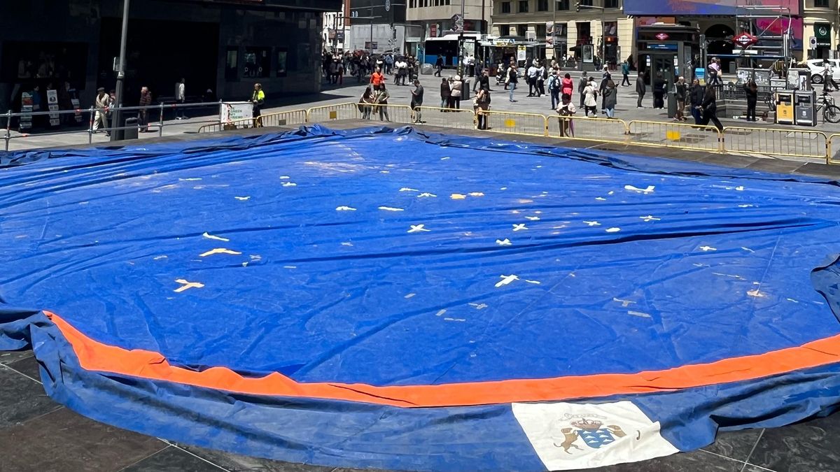 Técnicos y operarios han iniciado los trabajos de montaje del terrero donde, este sábado 17 de mayo, se celebrará por primera vez fuera del archipiélago una jornada oficial del Torneo DISA Gobierno de Canarias de Primera Categoría masculina.