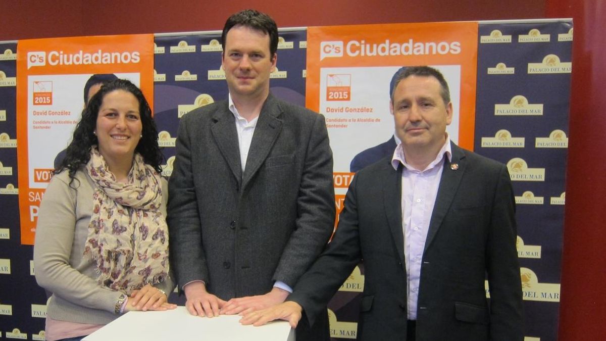 Cora Vielva, David González y Juan Ramón Carrancio en una foto de archivo.