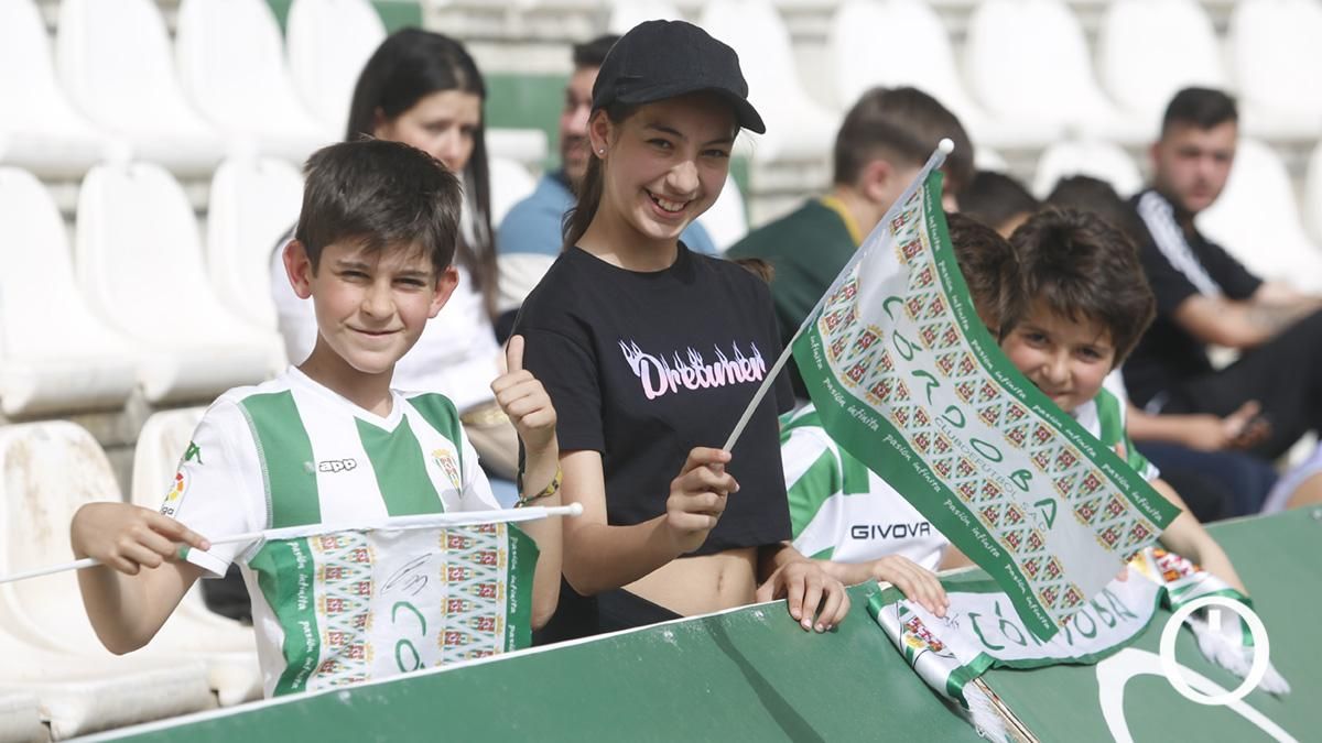 Grada Blanquiverde del Córdoba CF - San Fernando CD