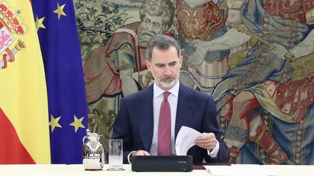 El 71,2% de los catalanes quieren una república y el 14,4% defiende la monarquía, según el CEO