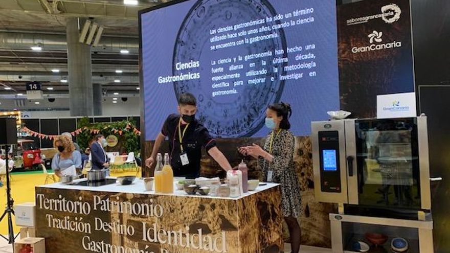 Willy Ramírez Pícaro Rte y Nabila Rodríguez, Rte Alchemist Copenhagen 2*Michelin   FOTO GC