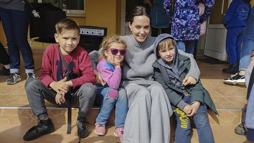 La actriz y embajadora de buena voluntad de la ONU Angelina Jolie visita Leópolis