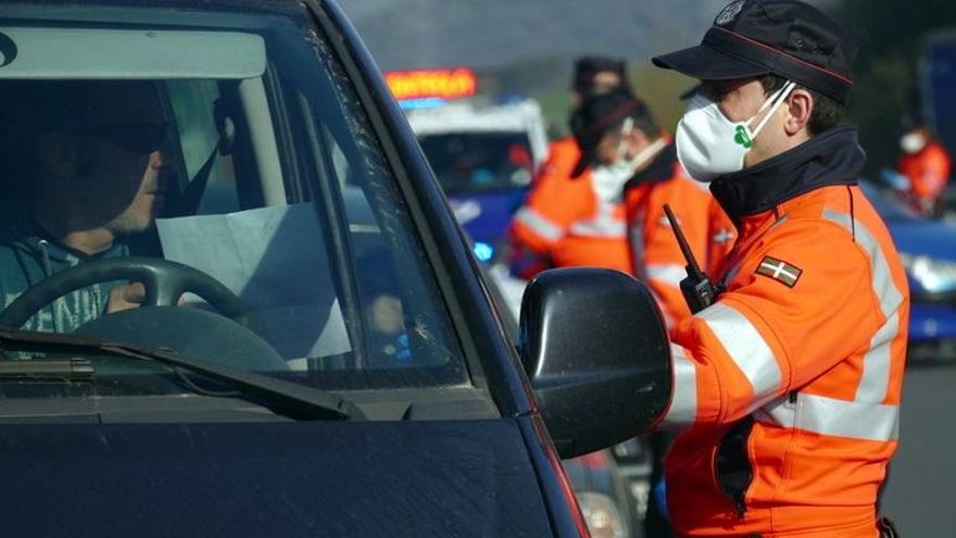 Euskadi recomienda "evitar" la movilidad ante las dudas que suscitan algunas excepciones al confinamiento y anuncia controles policiales