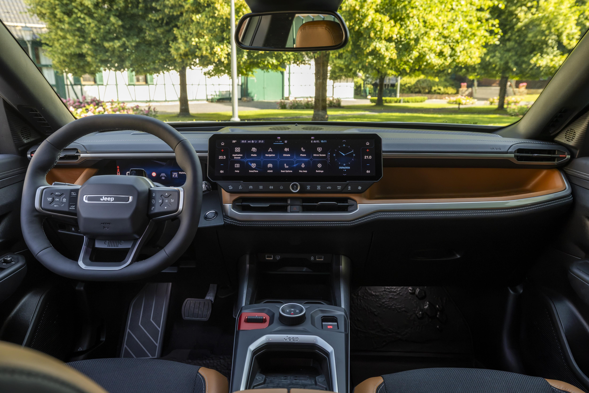 El interior del SUV compacto de Jeep.