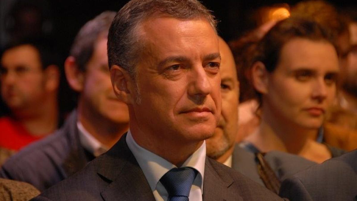 Urkullu cree que debe haber diálogo entre los Gobiernos y ETA, y, si no, el Ejecutivo vasco estará dispuesto a hablar