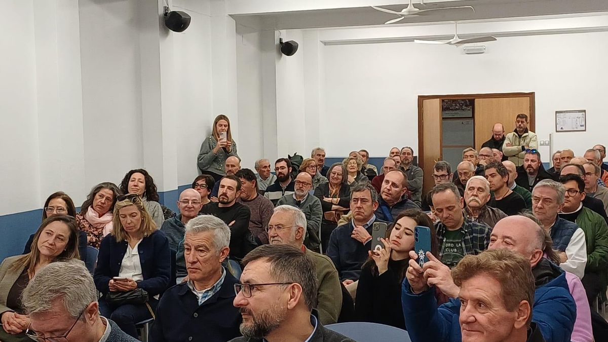 Asistentes al acto de la FNFF en Zaragoza