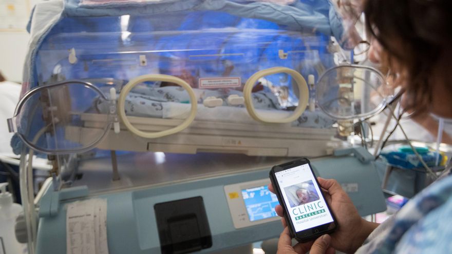 Un hospital de Logroño cambió por error a dos bebés en 2002