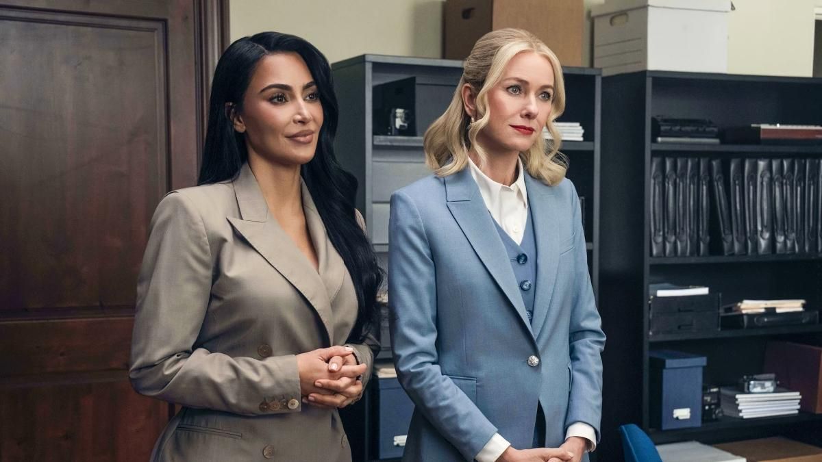 Kim Kardashian y Naomi Watts en 'Todas las de la ley'
