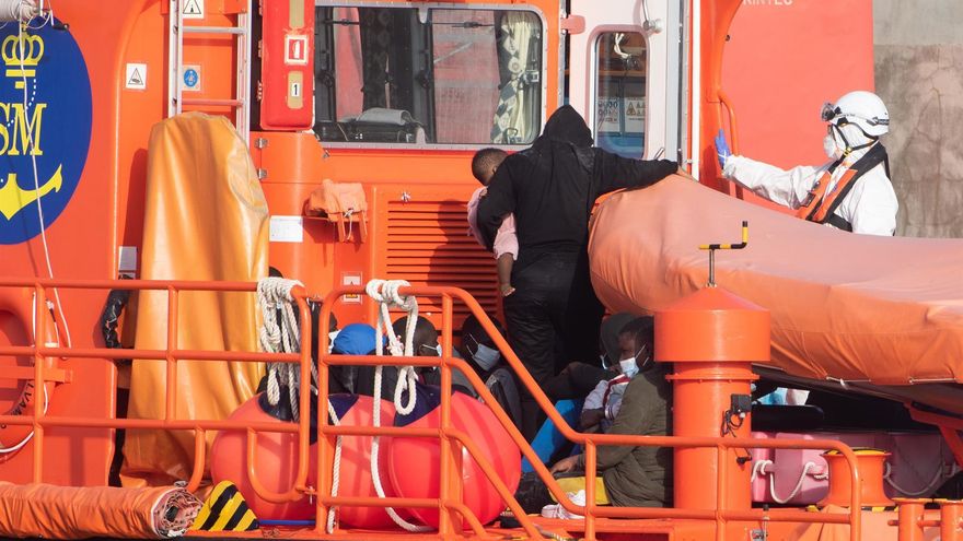 Las redes sociales, el gancho que usan las mafias para captar migrantes