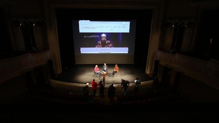 Presentación de la nueva página web del Teatro Bergidum de Ponferrada. / César Sánchez / ICAL