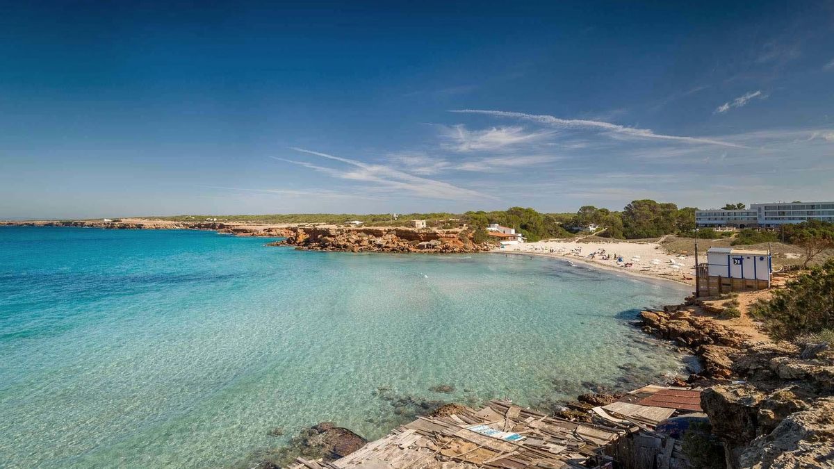 La llaman las “islas Seychelles” de España: esta playa mediterránea es un paraíso de aguas turquesas