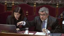Los abogados Ana Bernaola y Jordi Pina, en el juicio.