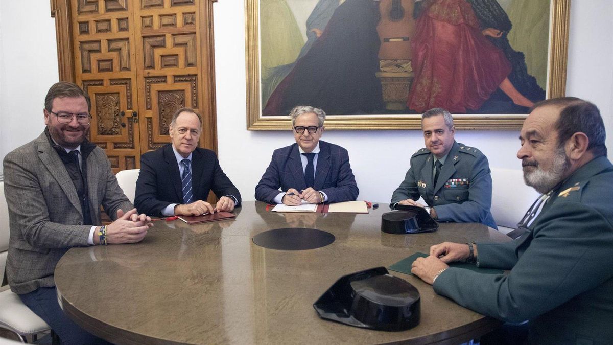 Firma del convenio entre la Diputación de Córdoba y la Fundación de la Guardia Civil