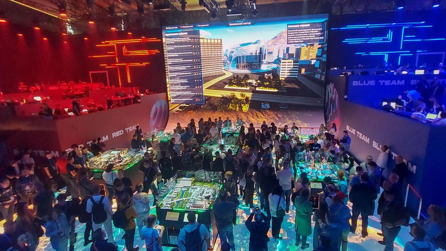 "Hackers" batallan para blanquear su imagen en un festival de ciberseguridad de Rusia