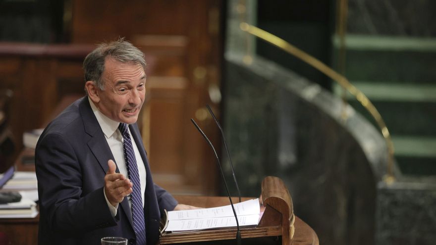 Archivo - El responsable federal de Justicia de IU y secretario general del PCE, Enrique Santiago, en una sesión plenaria de la Cámara Baja, a 30 de septiembre de 2021, en Madrid (España).