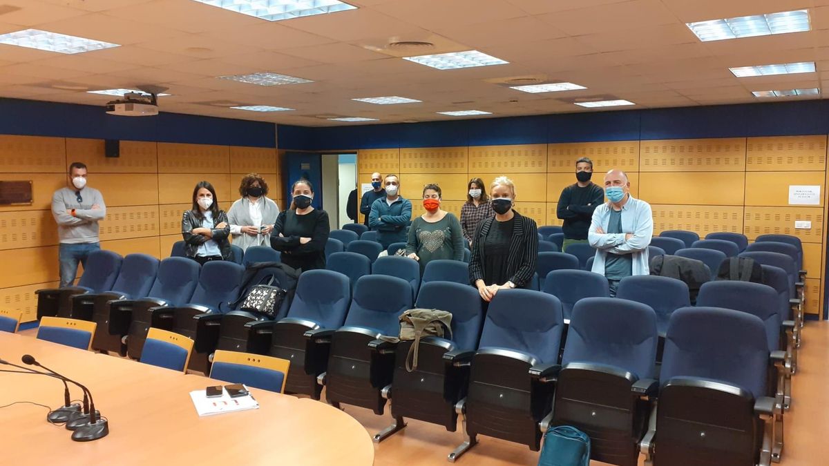 Encierro de los representantes sindicales en la Consejería de Educación