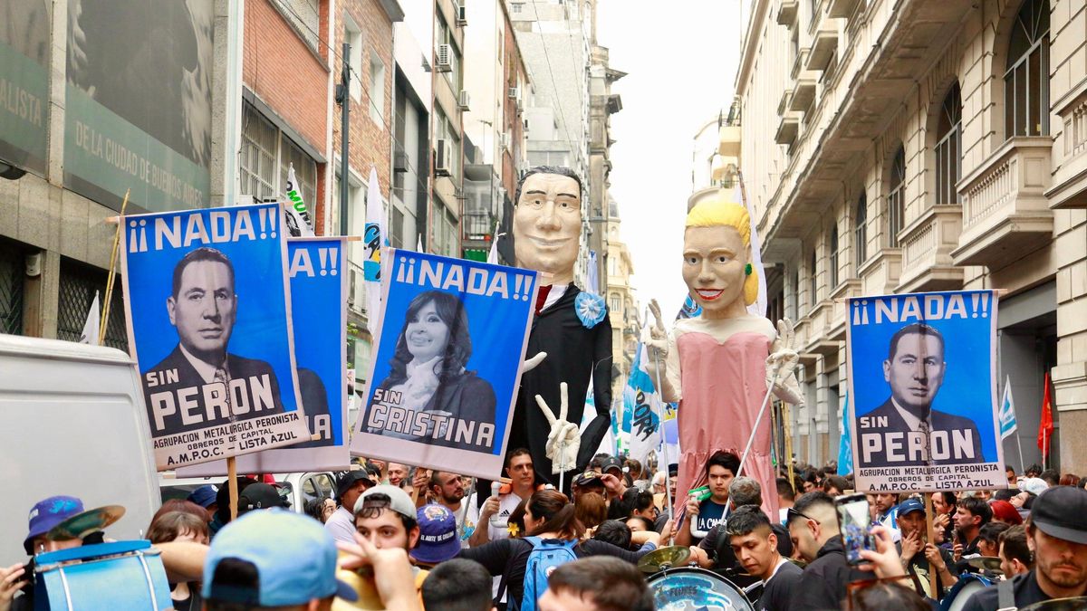 Las columnas marcharon desde Constitución, Retiro y Congreso hacia San José 1111.