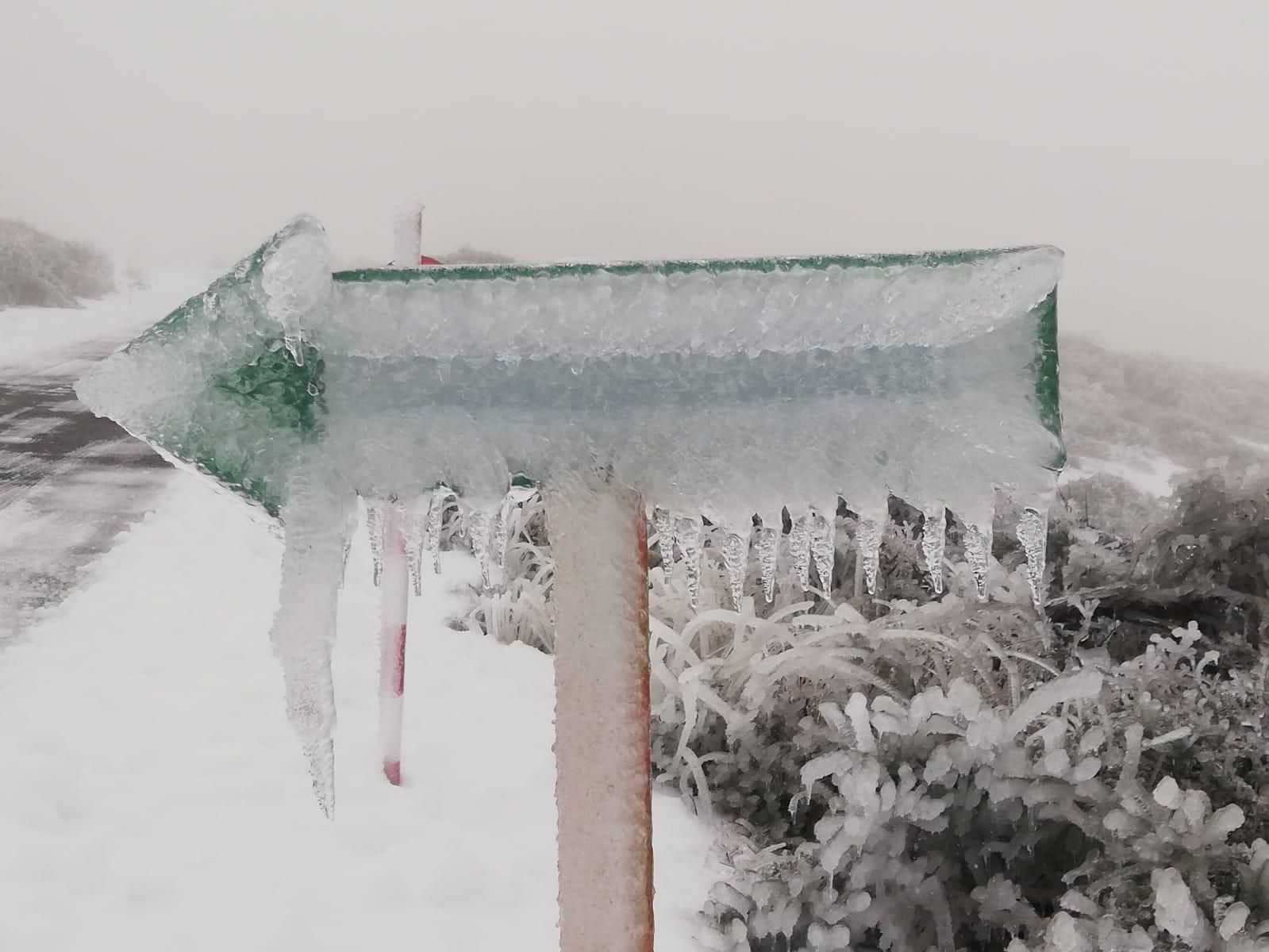 El intenso frío ha congelado las cumbres de La Palma