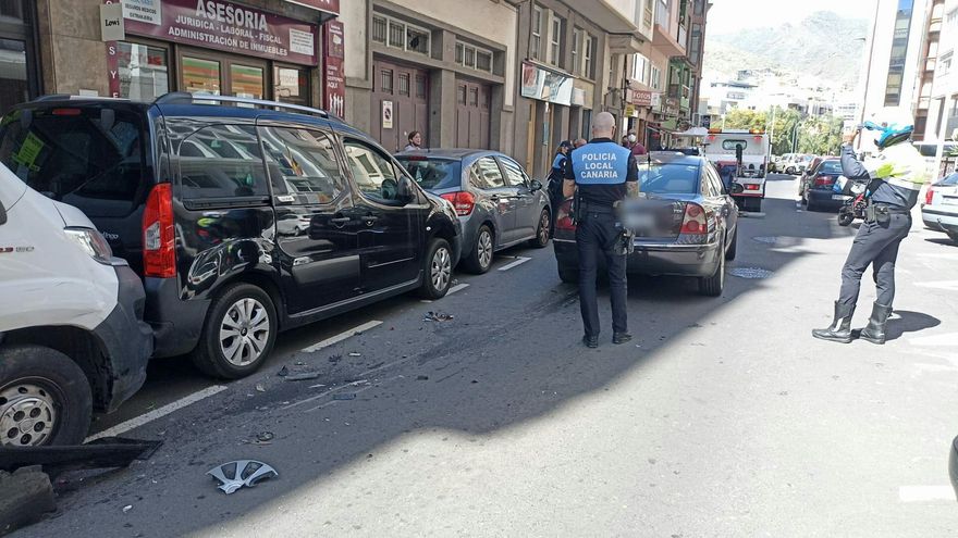 El coche que perdió el control este miércoles en la capital tinerfeña