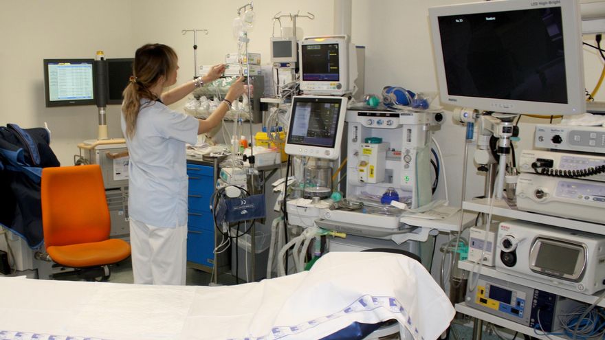 El consejero de Sanidad niega que se denieguen sistemáticamente las peticiones de reducción de jornada en Valdecilla