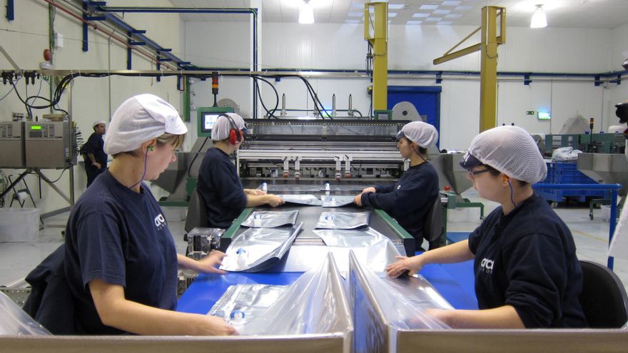 El paro baja en Galicia menos que la media y cierra 2025 en el 8,26%