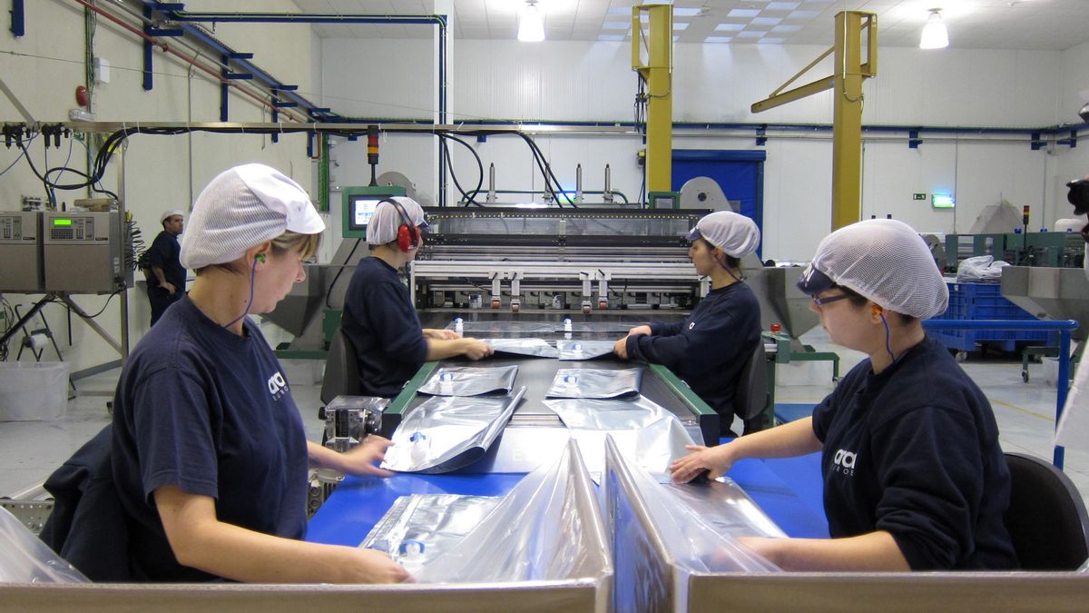 El paro baja en Galicia menos que la media y cierra 2025 en el 8,26%