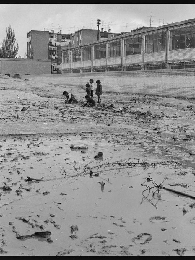 Niños en el barrio de San Blas, en Madrid.
