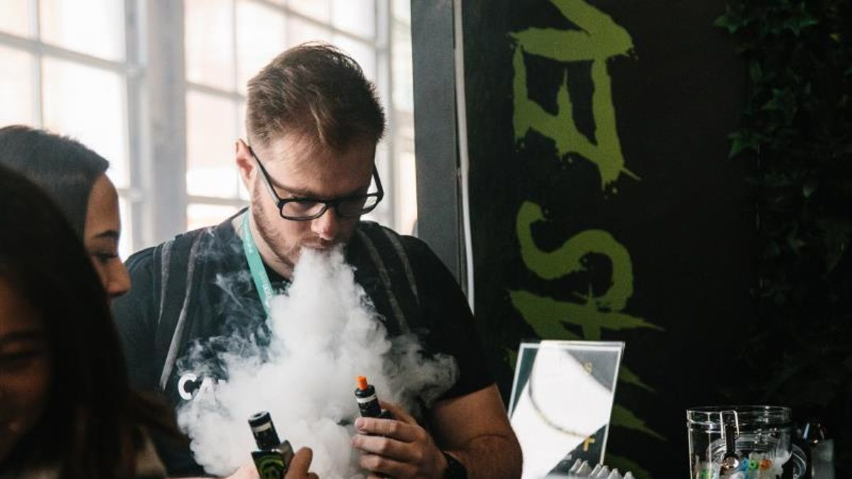 Tenerife prepara más de 150 espacios públicos libres de humo y vapeo