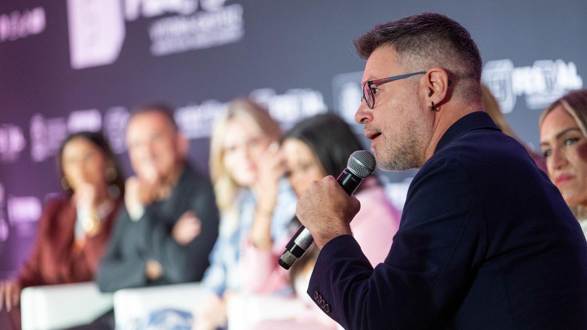 Héctor de Miguel en la presentación de La Séptima en el FesTVal