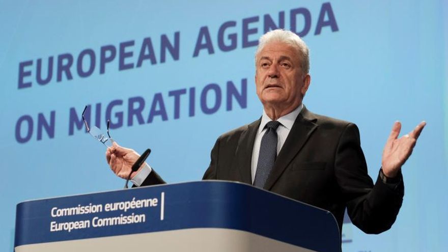 El comisario europeo de Inmigración visita mañana España