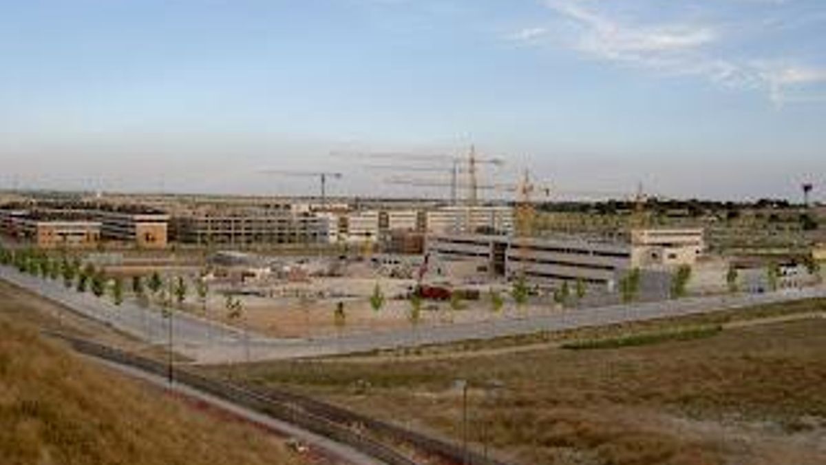 Valdeluz en construcción