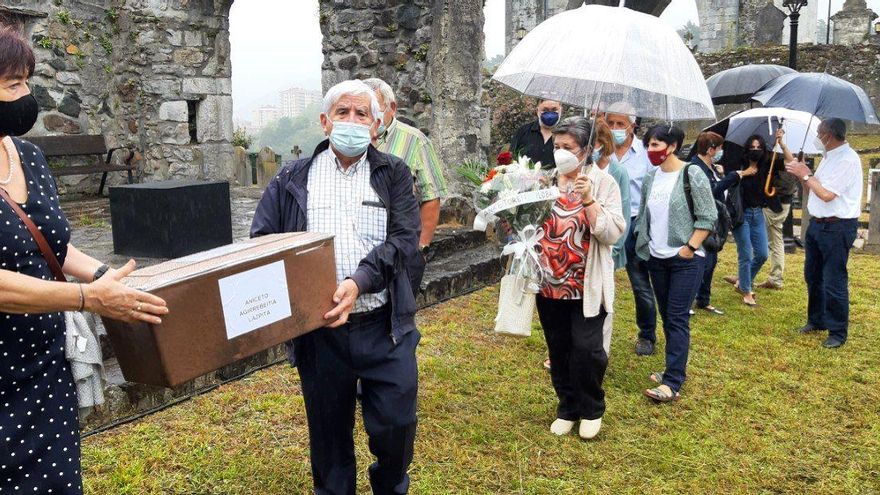 La familia de Aniceto, miliciano vasco víctima de la Guerra Civil, recupera sus restos ocho décadas después
