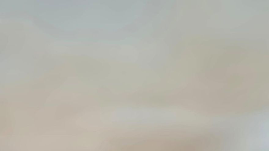 Los vecinos desalojados por el incendio en Las Hurdes no podrán volver esta noche a sus casas