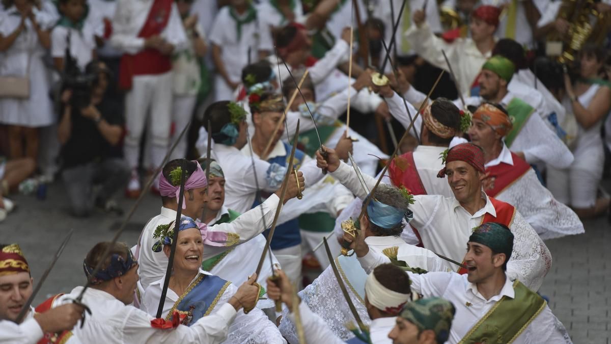 La memoria de los Danzantes de Huesca: más de 400 años de tradición contados por primera vez
