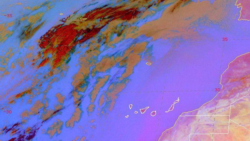La calima se intensificará este jueves en las islas orientales