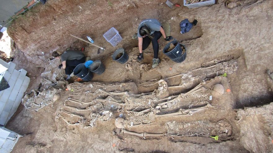 Sevilla destina 300.000 euros más a los trabajos en la fosa de Blas Infante al "desbordarse" el número de víctimas