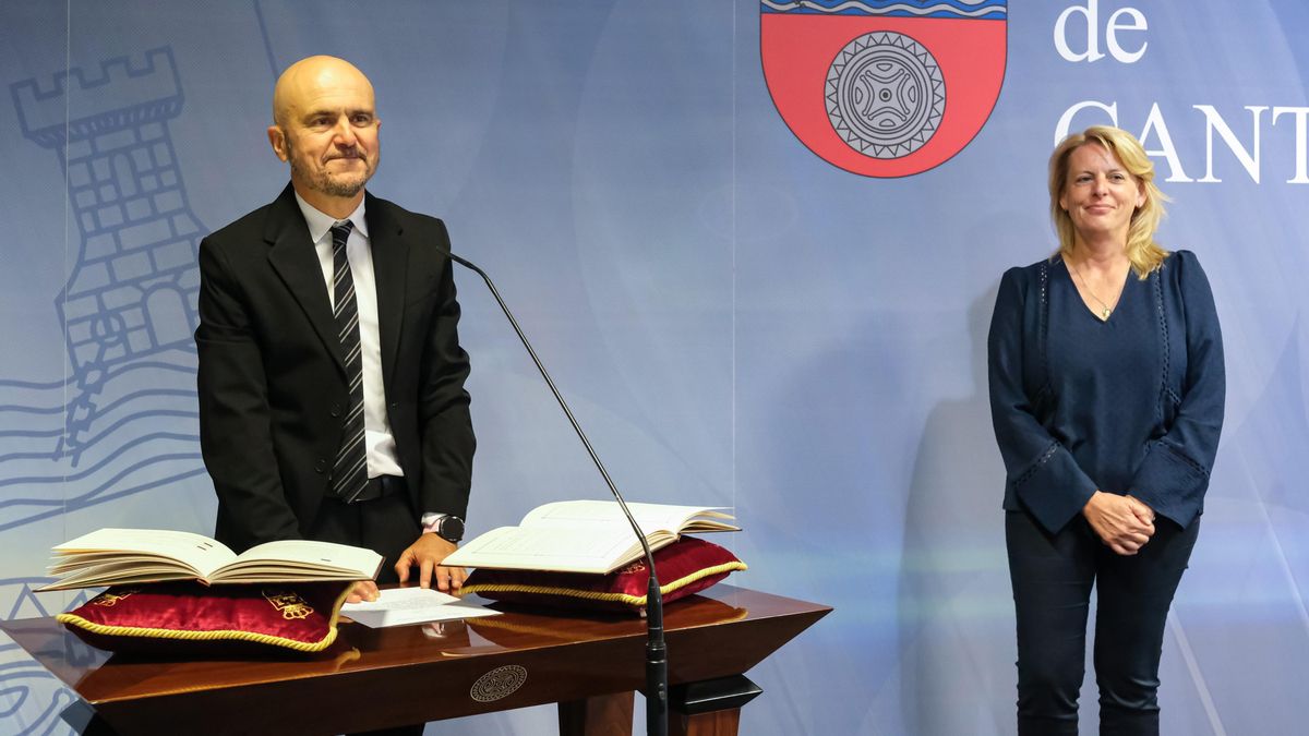 Ángel Serdio, director general de Montes y Biodiversidad junto a la consejera de Ganadería, María Jesús Susinos.