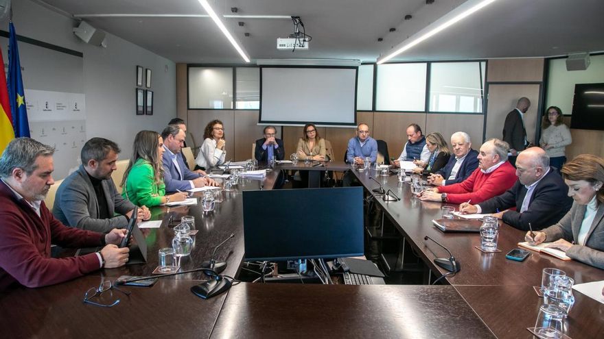 Martínez Lizán, dispuesto a estudiar una posible medida de arranque del viñedo, aunque tendría que ser "muy quirúrgica"