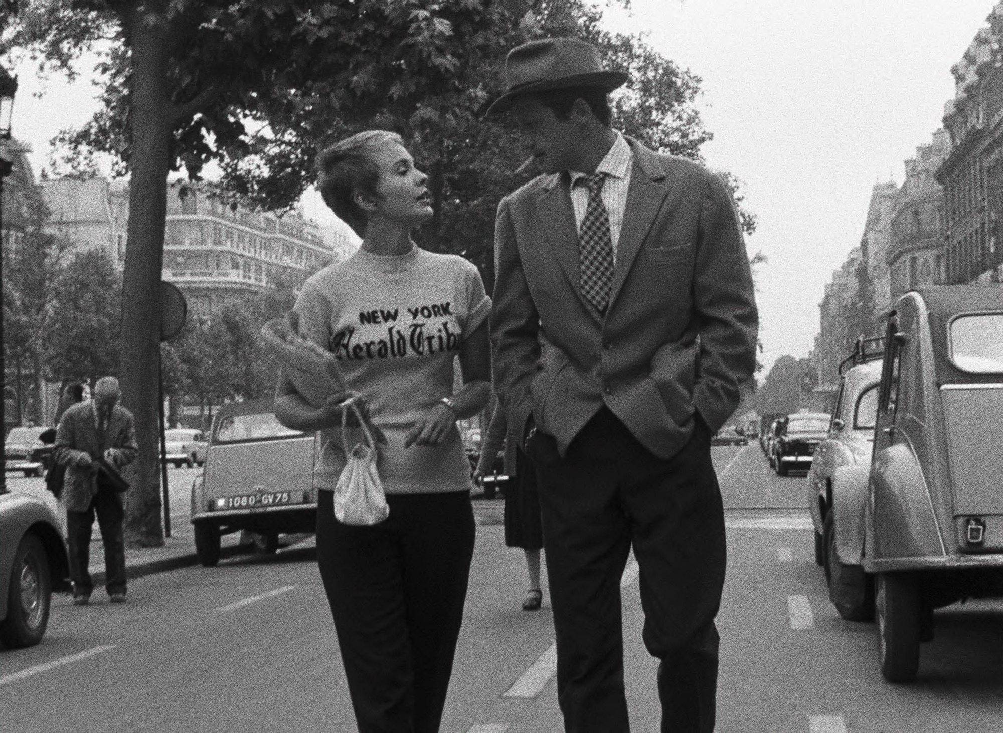 Seberg y Belmondo callejeando por París