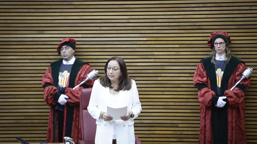 Críticas a Oltra y al 'solo sí es sí': el primer discurso de la presidenta de Vox de las Corts Valencianes olvida la neutralidad