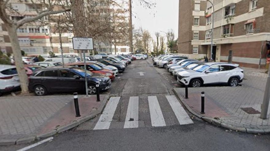 Un camión de la basura atropella a una anciana en el Barrio del Pilar y le deja una herida "catastrófica" en el brazo