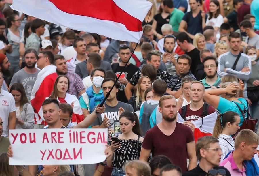 Protesta este martes en Minks en contra de los resultados electorales en Bielorrusia. 