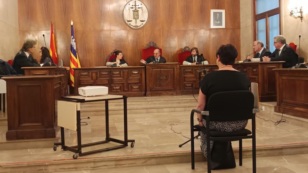 Una exconsellera del PP accepta una pena mínima per un desfalc milionari en al·legar una "addicció a les compres"