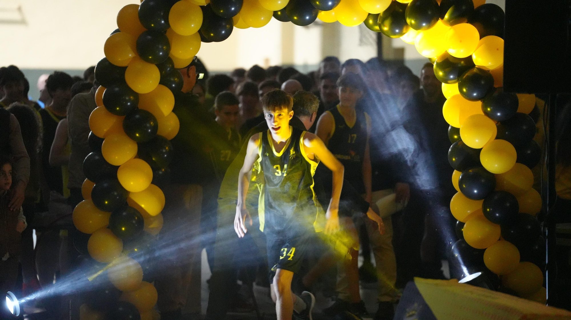 Presentación de los equipos de baloncesto y gimnasia rítmica del Colegio Virgen del Carmen