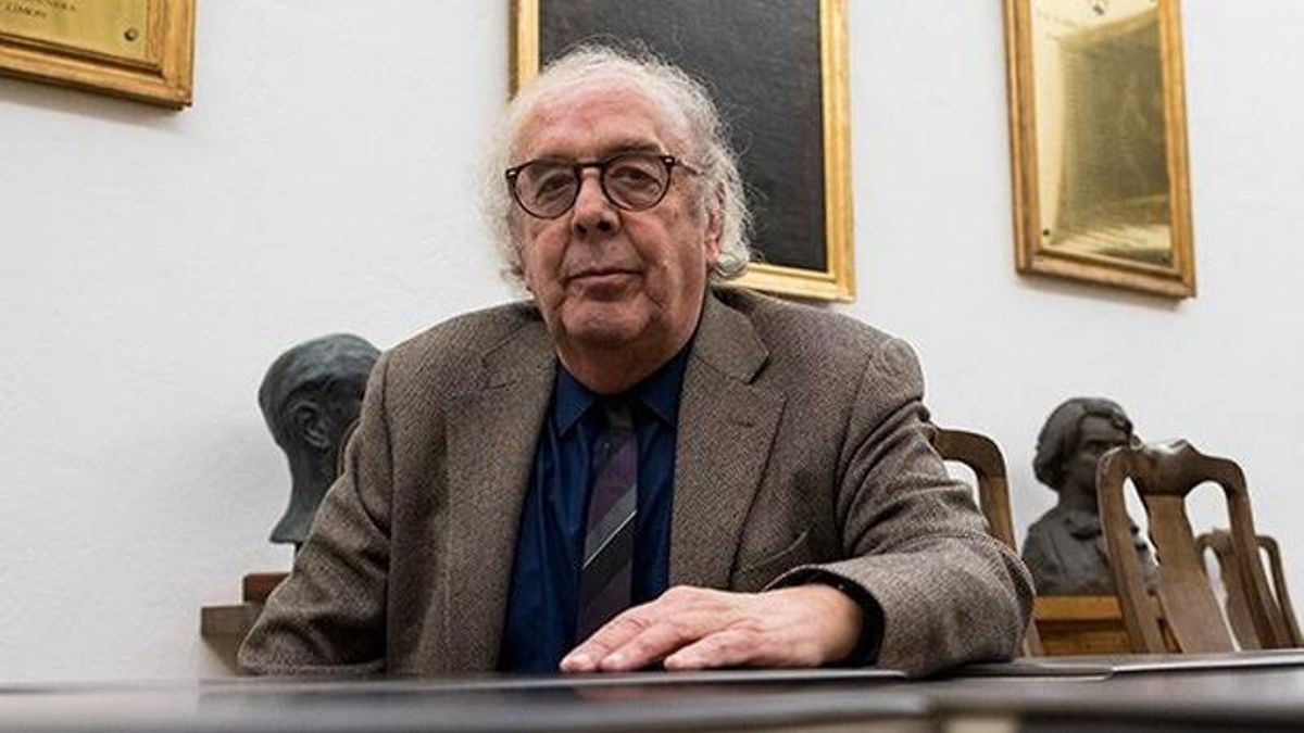 El escritor Antonio Jiménez Millán ganó el XII Premio Iberoamericano de Poesía Hermanos Machado