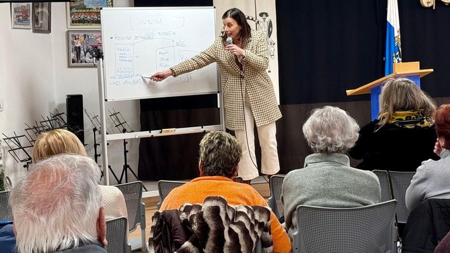 La alcaldesa de Santander, Gema Igual, informa a los vecinos en los centros cívicos sobre la tasa de gestión de residuos y sus las bonificaciones
